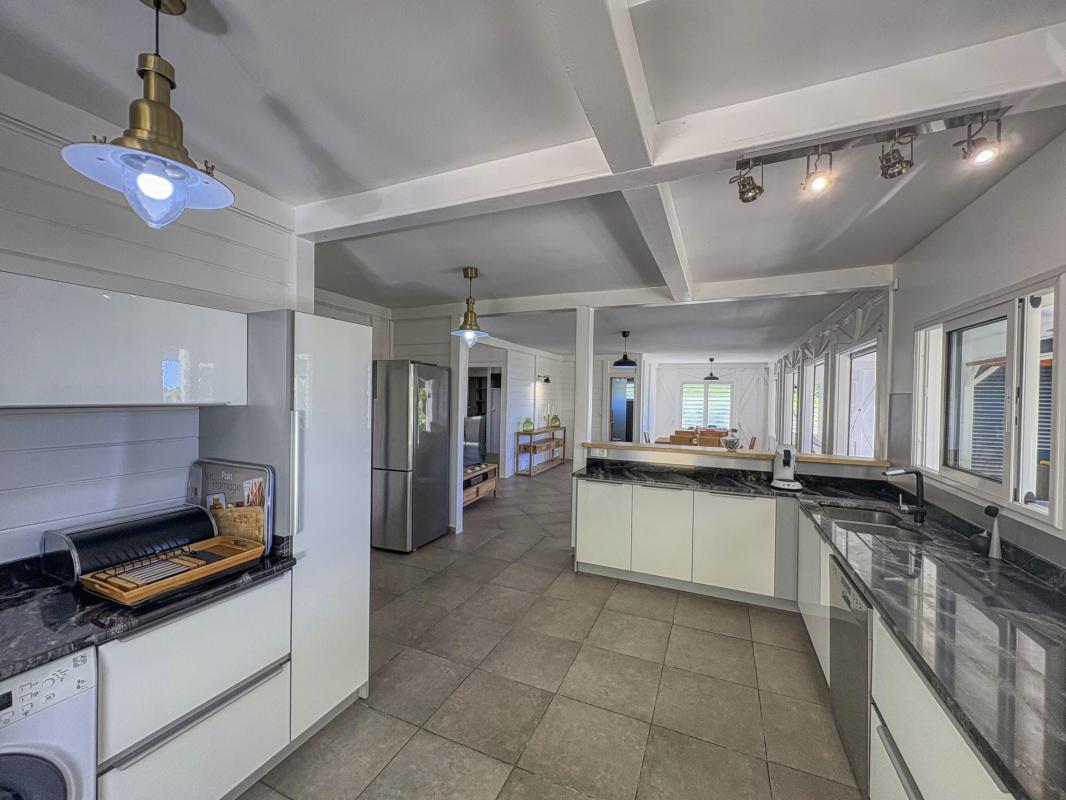 26.Location villa jacuzzi Saint Claude Guadeloupe_Cuisine